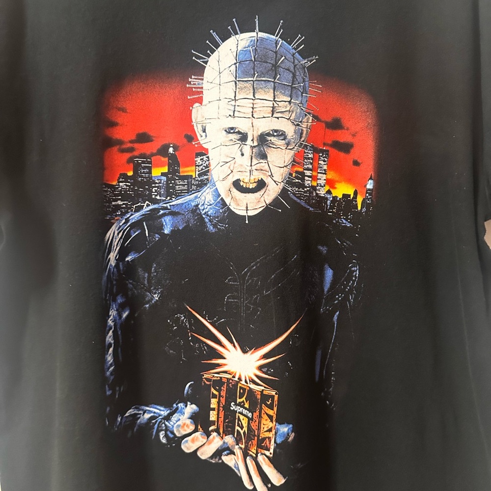 Supreme hellraiser tee size large